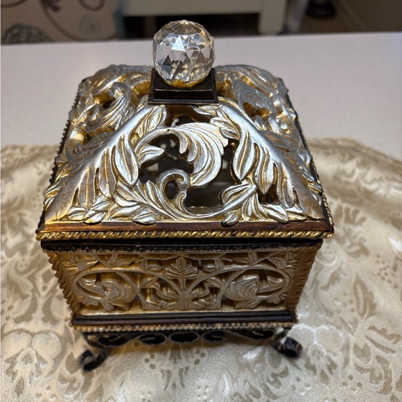 Jewelry - Vintage Resin Ornate Jewelry Trinket Box With A Pedestal